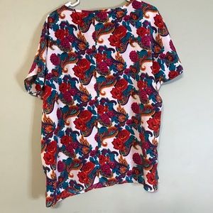 Bentley Woman Paisley Top size 1xl